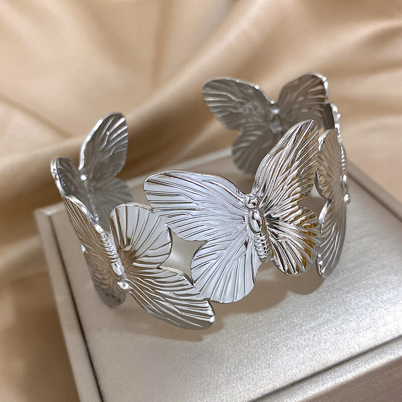 AENSOA trendi narukvica s privjeskom od nehrđajućeg čelika s leptirom za žene Bohemia zlatne teksture s otvorenom manžetom Boho ljetni nakit