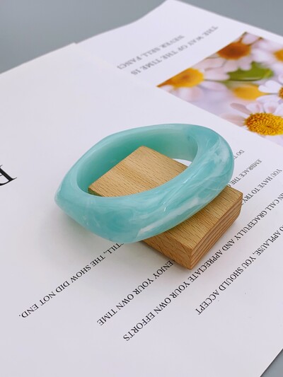 Модна и смела акрилна гривна с мраморен модел за дамско ежедневно облекло и гривни за партита за жени