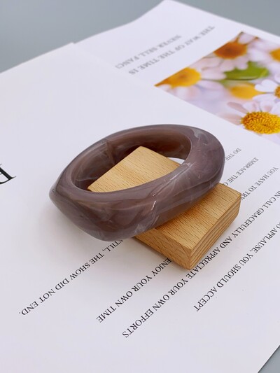 Модна и смела акрилна гривна с мраморен модел за дамско ежедневно облекло и гривни за партита за жени