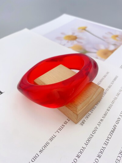 Модна и смела акрилна гривна с мраморен модел за дамско ежедневно облекло и гривни за партита за жени