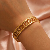 Narukvica od nehrđajućeg čelika Jednostavna modna geometrijska križna podesiva narukvica s otvaranjem pod pritiskom ulja za žene Nakit Svakodnevna odjeća