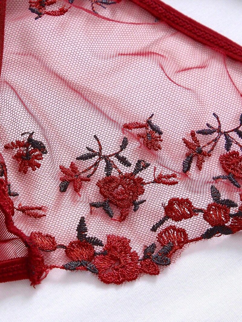 Dantela roșie Lenjerie sexy cu broderie fantezie Set erotic Set de lenjerie intima transparentă pentru femei Seturi frumoase de sutien și chiloți din plasă cu flori