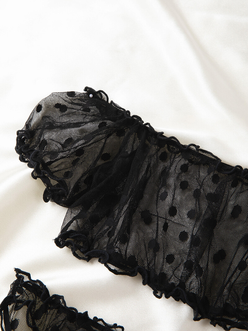 Seksīga sieviešu apakšveļa, mežģīņu punkti bez stieplēm, apakšveļas komplekts, kas atrodas ārpus pleciem, mazas krūtis, bralete+siksnu pludmales apģērbs, caurspīdīgs, sieta krūštura komplekts