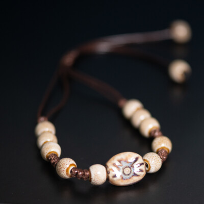 Ručno izrađena keramička narukvica s privjeskom za sunce, podesiva voštana vrpca 12-28 cm u starinskom stilu