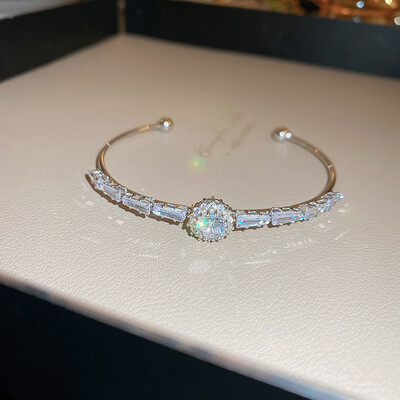 Brățară de damă geometrică cu litere de cristal de clasă Brățară de modă Brățări minimaliste versatile personalizate pentru femei