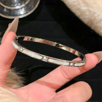 1 bucată brățară din oțel titan argint, stil clasic la modă, brățară din oțel inoxidabil, încrustată cu zircon, pentru ținute zilnice pentru femei