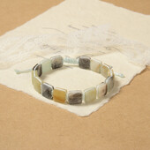 Ručno izrađene četvrtaste kamene narukvice - elegantne pastelne i zemljane nijanse s podesivim pletenim kablom za cjelodnevnu udobnost i stil