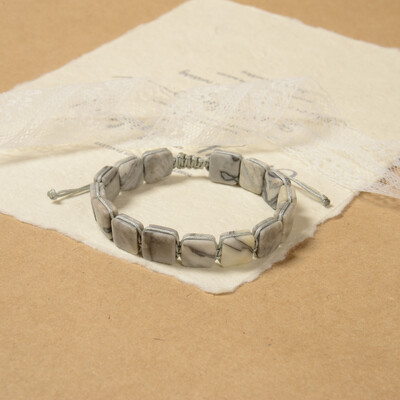 Ručno izrađene četvrtaste kamene narukvice - elegantne pastelne i zemljane nijanse s podesivim pletenim kablom za cjelodnevnu udobnost i stil