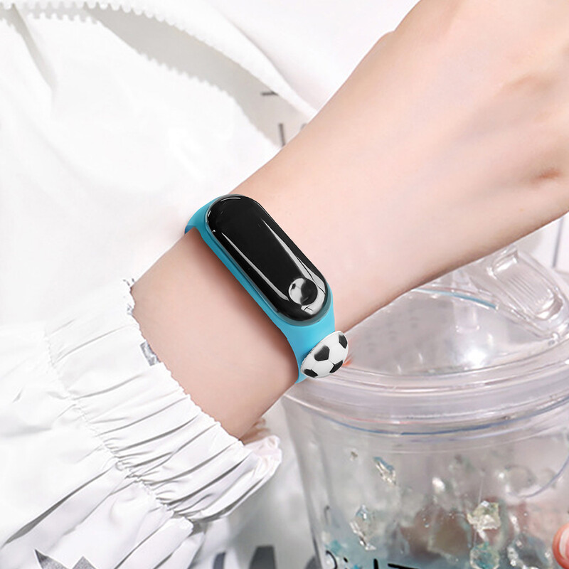 Нов детски спортен часовник на открито Гривна Прост анимационен футбол Студентски електронен часовник Подарък за детски фестивал