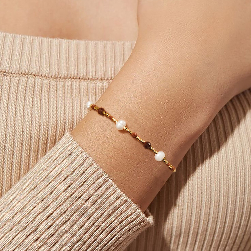 Narukvica Miyuki s fasetiranim malim perlama od slatkovodnog bisera i pješčenjaka