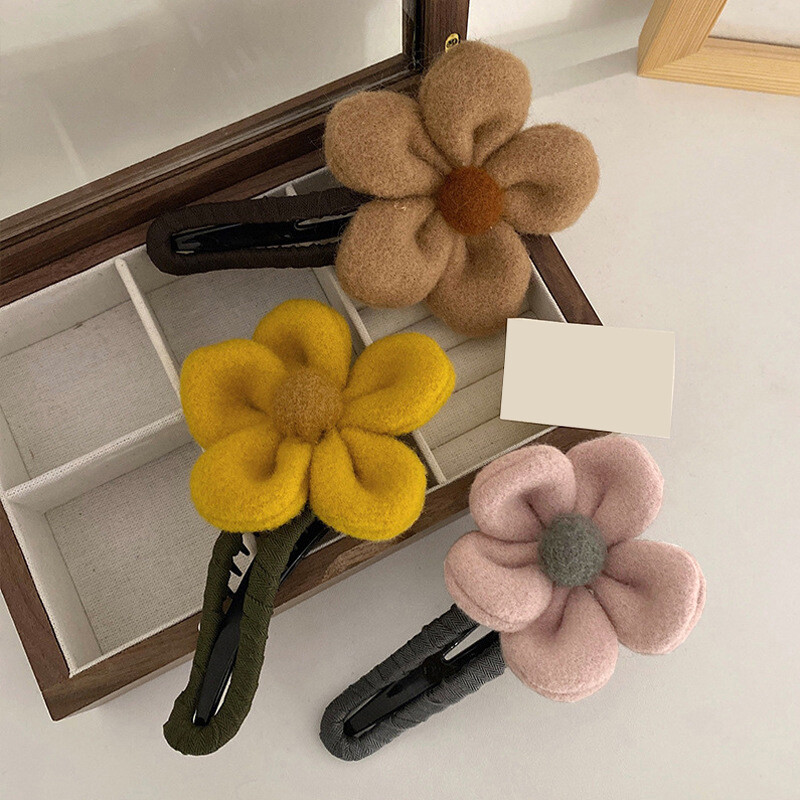 AWAYTR Toamnă Iarnă Pluș Floare Gheare De Păr Femei Chic Duckbill Clip Agrafe Cap Spate Agrafe De păr Accesorii pentru păr pentru fete