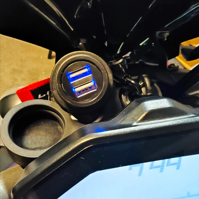 Мотоциклет 12V DV за YAMAHA MT07 MT-07 Tracer 700 7 GT 700GT FZ07 XSR700 XSR 700 Двойно USB зарядно устройство Адаптер Конвертор