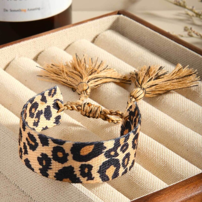 Brățară simplă cu imprimeu de leopard în stil boem, frânghie din material textil înnodat manual. Brățară vintage realizată manual