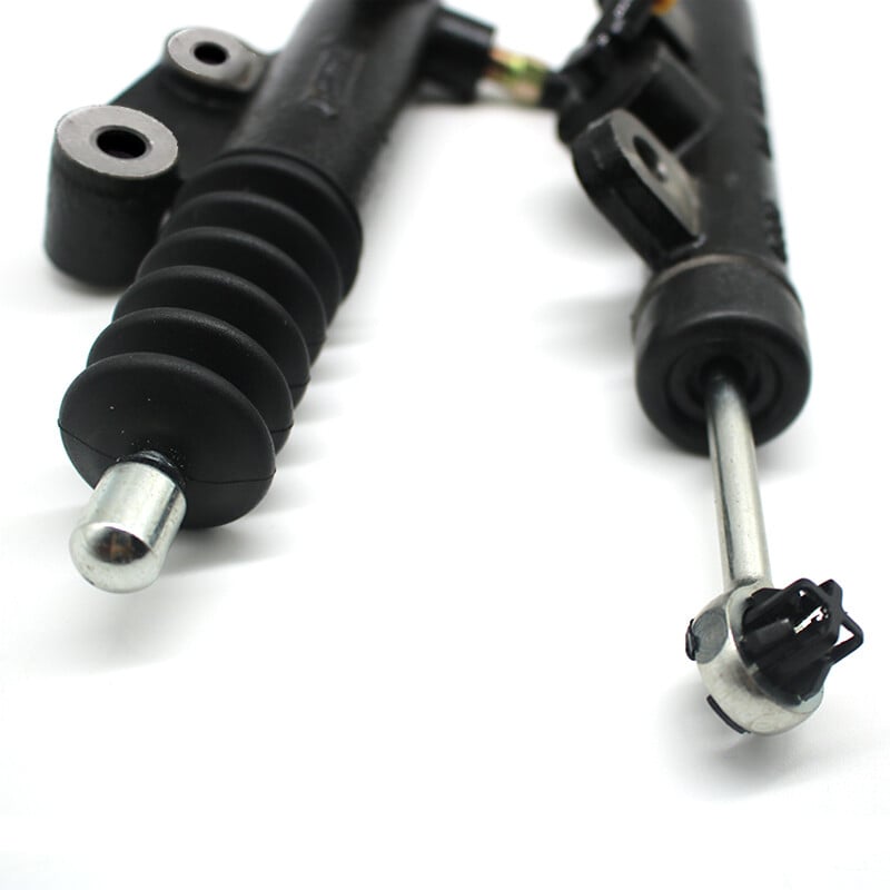 2 модела Помпа на ведомия цилиндър на съединителя / главен цилиндър на съединителя за китайски SAIC MAXUS LDV V80 Автомобилни моторни части