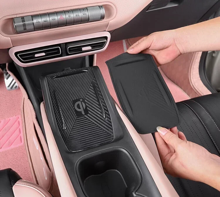 Središnja konzola automobila Silikonska podloga za bežični punjač Protuklizna podloga za punjenje telefona Dodaci za BYD SEAGULL Dolphin MINI 23-24