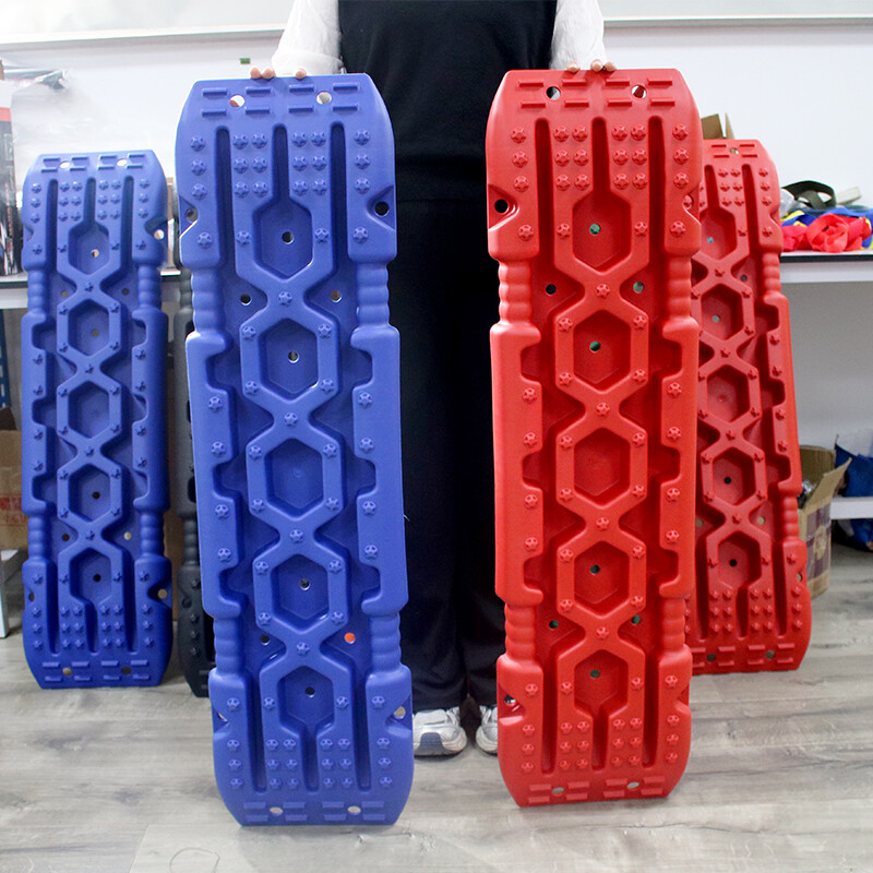 Izuzetno otporan PP visoke čvrstoće 105 cm Dodaci za terenske automobile Daske za vuču Oporavak tračnica 4x4 Alat za spašavanje u hitnim slučajevima Snijeg Pjesak Blato