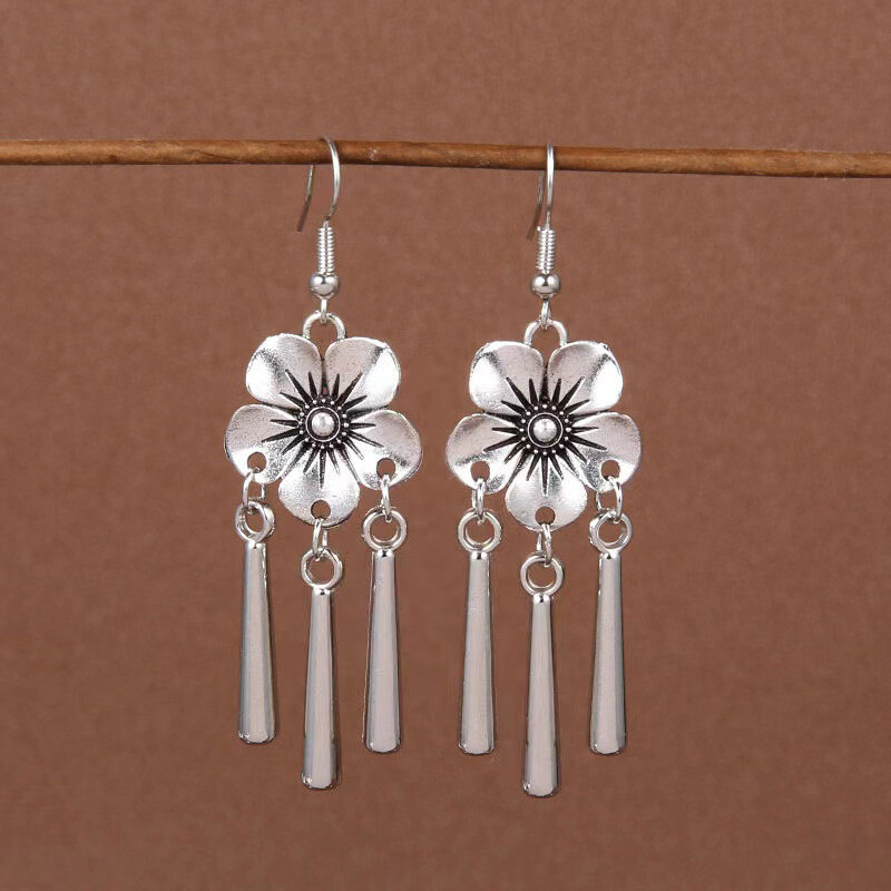 Cercei exotici de vânzare la cald, cârlige pentru urechi retro literare, clasice, demne, pandantive universale cu ciucuri de modă goale