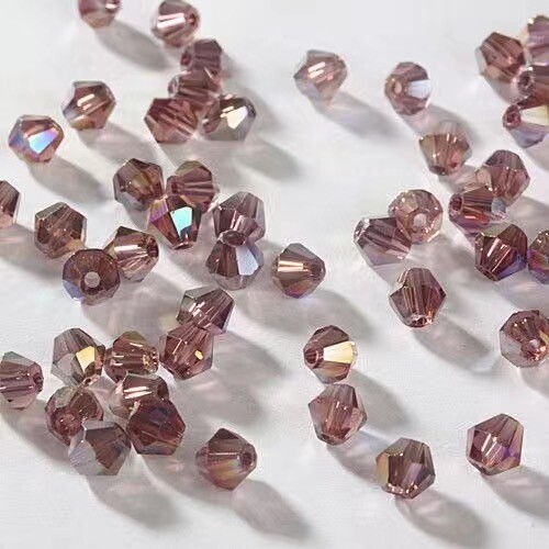 DIY juvelierizstrādājumu aksesuāri diametrs 4mm romba krāsaina kristāla stikla smailas krelles ar rokām darinātas krelles rokassprādzes matadata aksesuāri