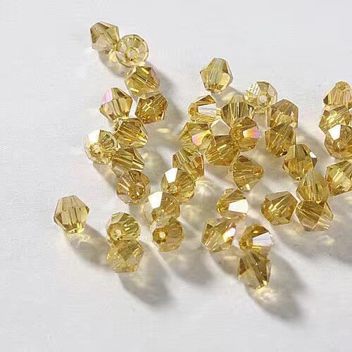 DIY juvelierizstrādājumu aksesuāri diametrs 4mm romba krāsaina kristāla stikla smailas krelles ar rokām darinātas krelles rokassprādzes matadata aksesuāri