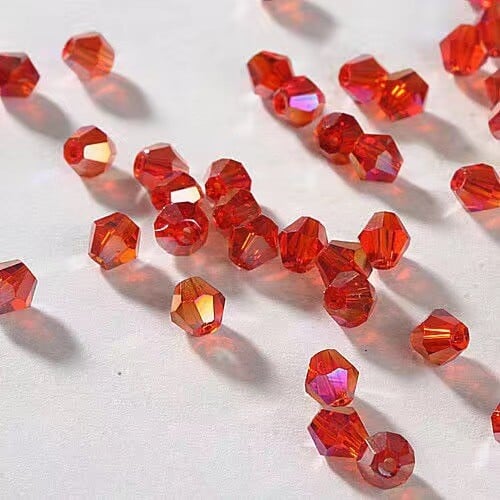 DIY juvelierizstrādājumu aksesuāri diametrs 4mm romba krāsaina kristāla stikla smailas krelles ar rokām darinātas krelles rokassprādzes matadata aksesuāri