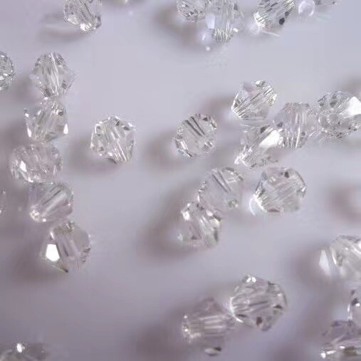 DIY juvelierizstrādājumu aksesuāri diametrs 4mm romba krāsaina kristāla stikla smailas krelles ar rokām darinātas krelles rokassprādzes matadata aksesuāri