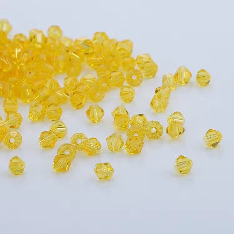 DIY juvelierizstrādājumu aksesuāri diametrs 4mm romba krāsaina kristāla stikla smailas krelles ar rokām darinātas krelles rokassprādzes matadata aksesuāri