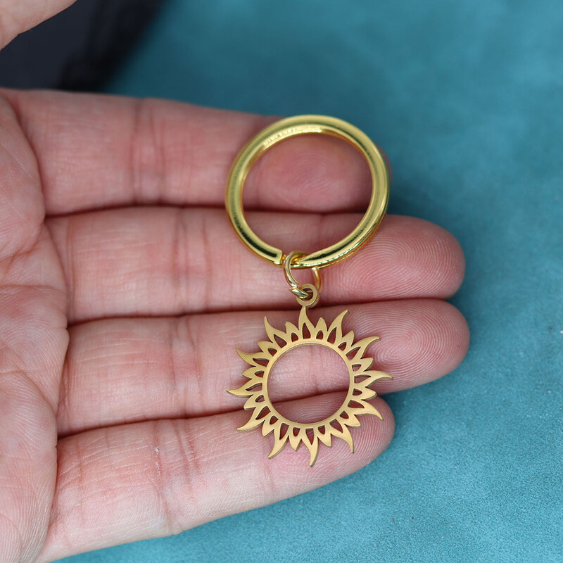 Nedar roku darbs saules simbola atslēgu piekariņš sievietēm vīriešiem nerūsējošā tērauda atslēgu piekariņš Talisman rotaslietas kulons atslēgu piekariņš metāla pārim