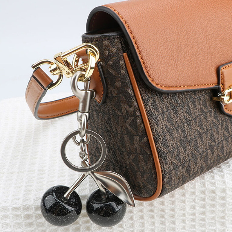 1 gab. Automašīnas ceļojumu soma piekariņi Vasaras ķiršu kulons atslēgu piekariņš melns ķiršu atslēgu piekariņš Aksesuāri vīriešiem Sieviešu rotaslietas dāvanas