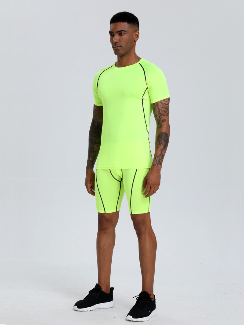 Top cu compresie pentru bărbați, tricou de antrenament cu elasticitate medie, respirabil, care absoarbe umiditatea, pentru sporturi în aer liber