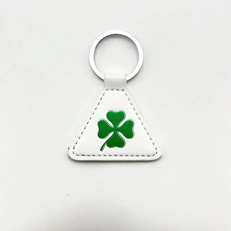Зелено бял кожен ключодържател с четирилистна детелина за кола Alfa Romeo GT Giulia Giulietta Stelvio Mito Lucky Pendant Styling