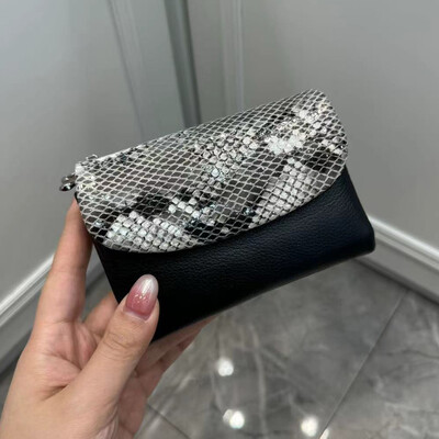 Portofel scurt din piele de vacă, cu model de șarpe, în 10 culori