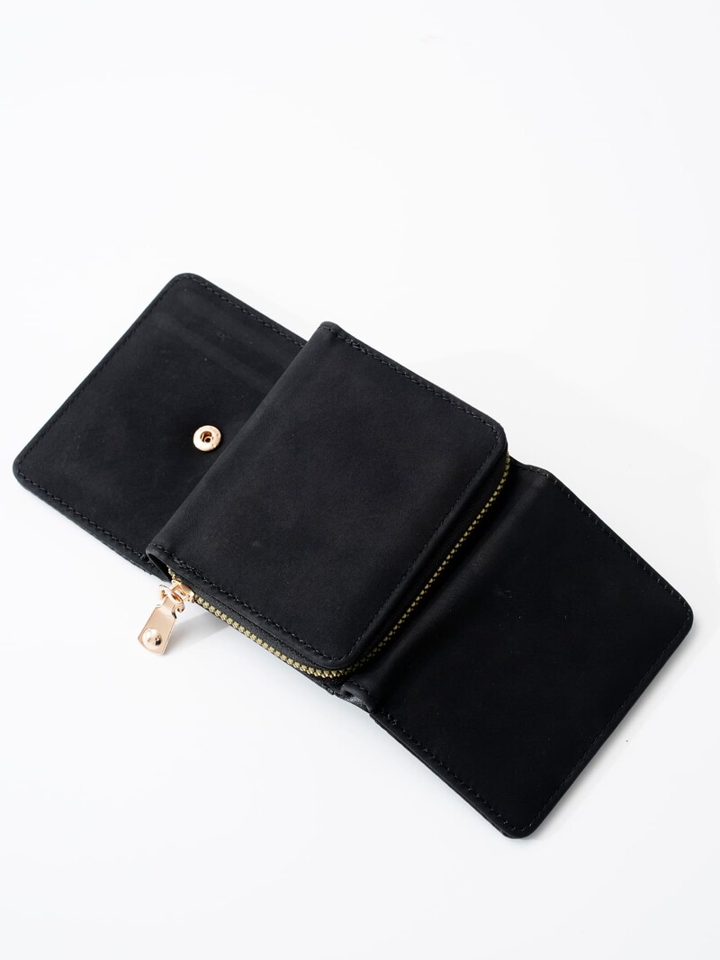 Fermoar în jurul portofelului mic