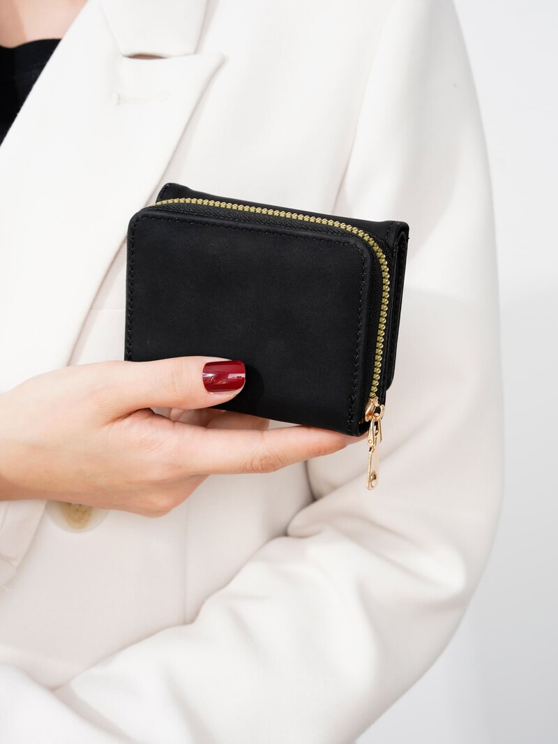 Fermoar în jurul portofelului mic