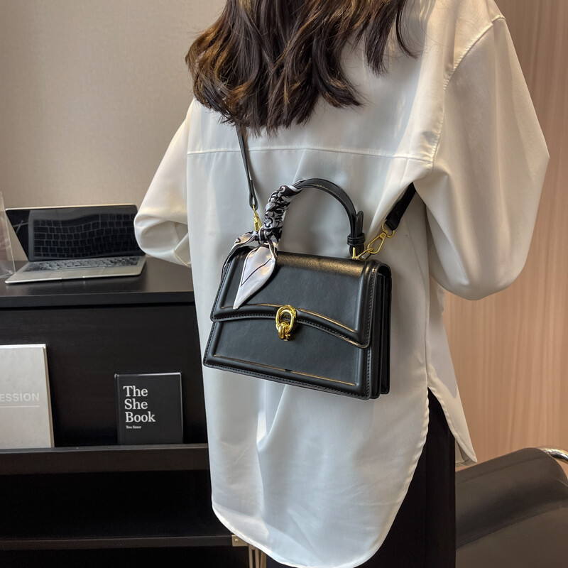 1 bucată de geantă pătrată mică de mână de culoare pură, geantă versatilă cu un singur umăr pentru femei care pot ține telefoane mobile