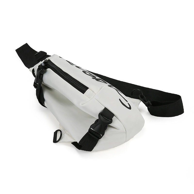 Moderna torba preko ramena velikog kapaciteta za kupovinu i putovanja. Višenamjenska torba za prsa