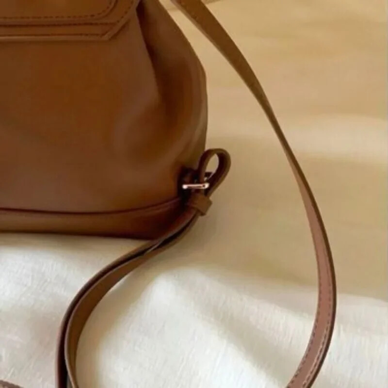 2024, nou geantă coreeană, ocazională, versatilă, rucsac de umăr de nișă high-end pentru exterior, rucsac din piele de catifea de cerb Maillard, la începutul toamnei