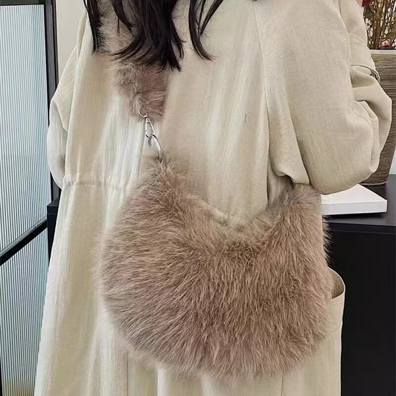 Geantă Hobo de iarnă pentru femei, cu fermoar, de pluș, de modă, geantă de mână de mare capacitate cu lanț, genți pentru axile blanoase pentru femei