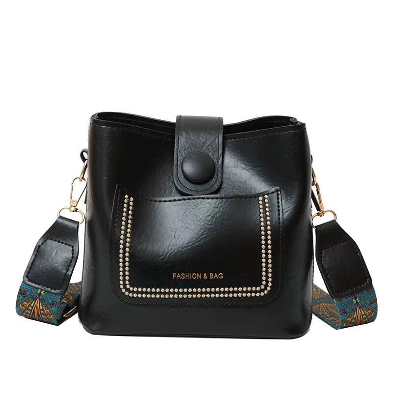 Vintage egyszerű PU bőr vödör Crossbody táskák nőknek Luxus Designer Handbagt Lady Black válltáska