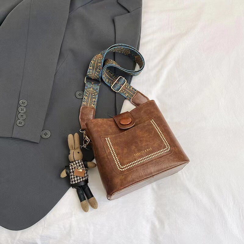 Vintage egyszerű PU bőr vödör Crossbody táskák nőknek Luxus Designer Handbagt Lady Black válltáska