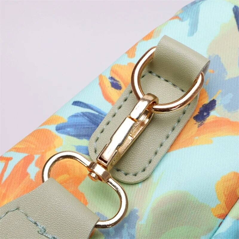 Rucsac imprimat, cu o textura eleganta, de capacitate mare si rucsac usor pentru naveta