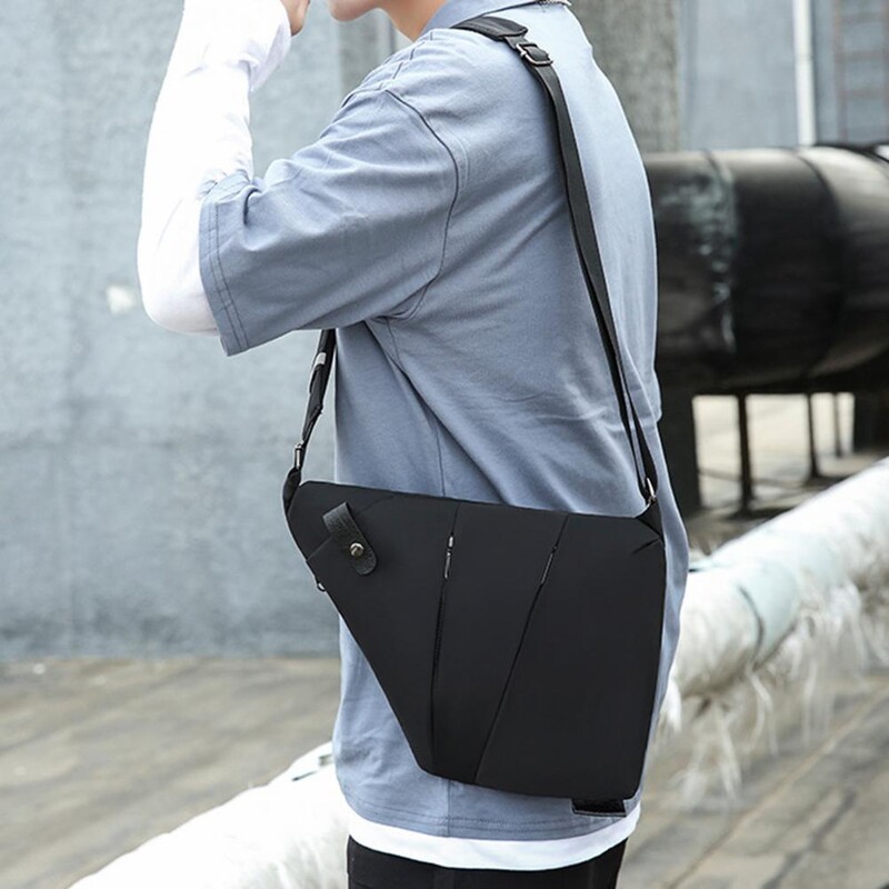 Vīriešu krūšu soma Ūdensnecaurlaidīga liela ietilpība, vairākas kabatas Fanny BagPlaša regulējama siksna pretaizdzīšanas sporta soma āra ceļojumiem