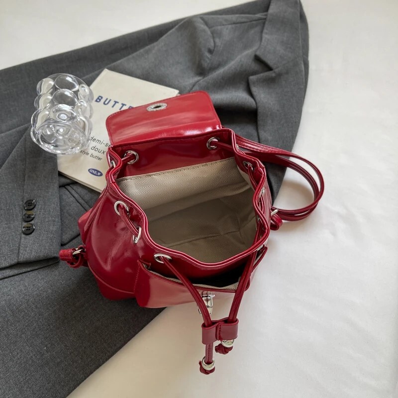 Mini Pu ādas mugursoma sievietēm 2024 Y2K korejiešu vienkārša studentu skolas soma ikdienišķa retro melna sarkana modes ceļojumu mazas mugursomas