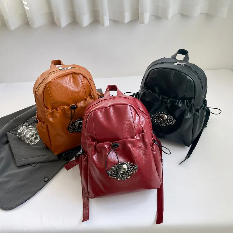 Rucsac din piele PU moale, cu personalitate la modă, stil punk, cu decor metalic cu craniu, pentru utilizare zilnică Rucsacuri mici pentru femei