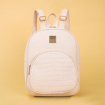 Rucsac clasic cu decor metalic în relief cu crocodil