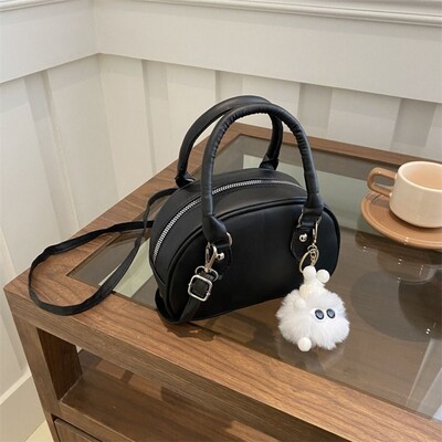 Nova modna vintage PU torba na rame za 2024. s besplatnim pedantom Y2k ležerna podesiva torba preko ramena Četvrtasta ručna torba