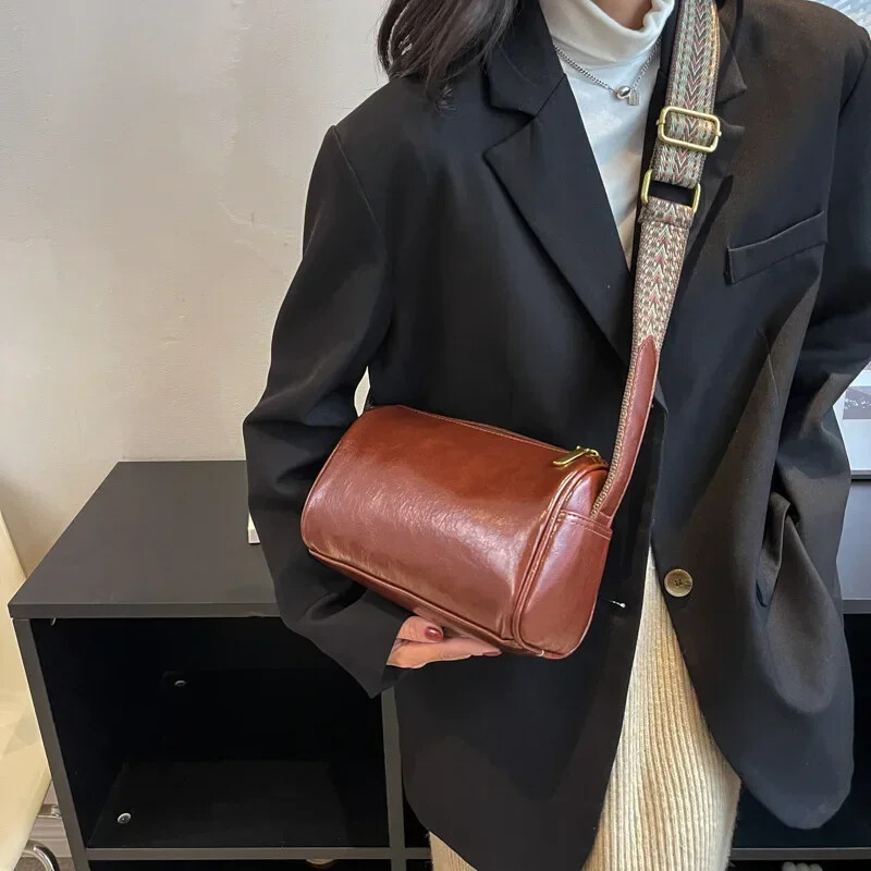 Vintage torba na rame za žene Modna torba preko ramena sa širokim remenom Retro jastuk Messenger ručna torbica Ženska velika torbica Torbice sa kvačilom Torba