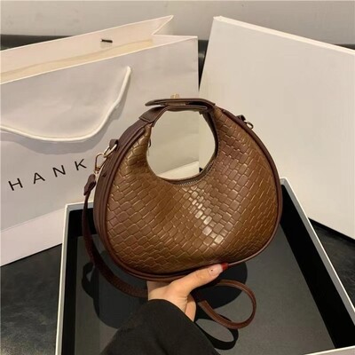 Madinga moteriška Crossbody Bag Retro Half Moon PU odinė rankinė Hobo Bag Laisvalaikio universalus krepšys ant peties