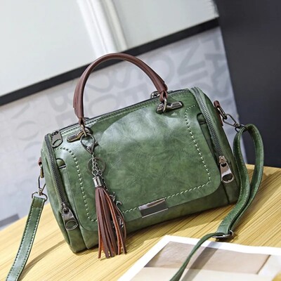 Tassel Decor sieviešu lielas ietilpības plecu soma Modes soma ar rāvējslēdzēju Crossbody ar noņemamu siksnu Bostonas rokassoma