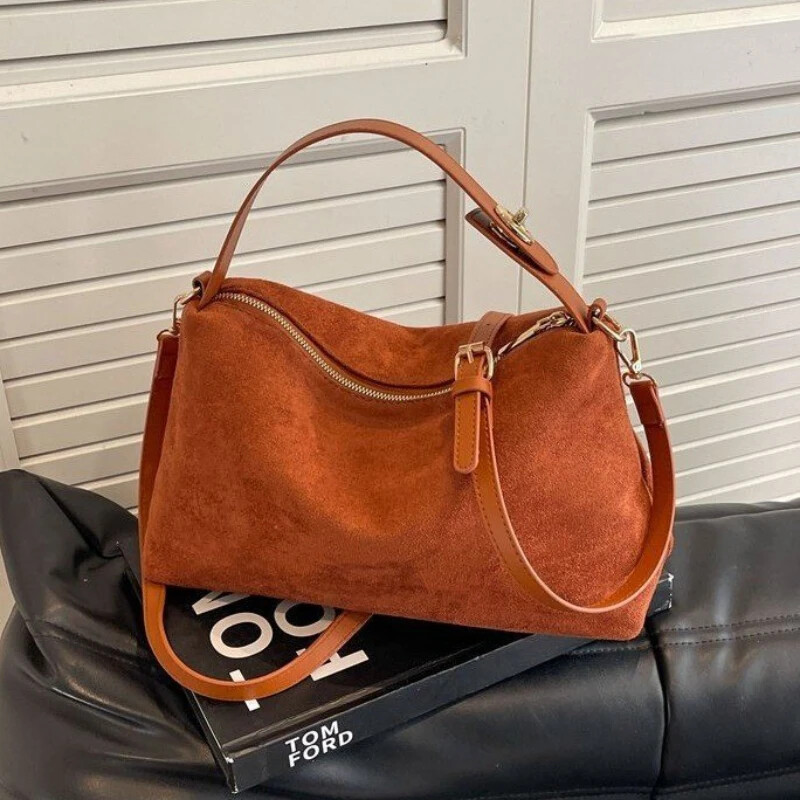 Geantă retro avansată pentru femei 2025, nouă geantă de umăr texturată mată, cu geantă tote de mare capacitate pentru navetă