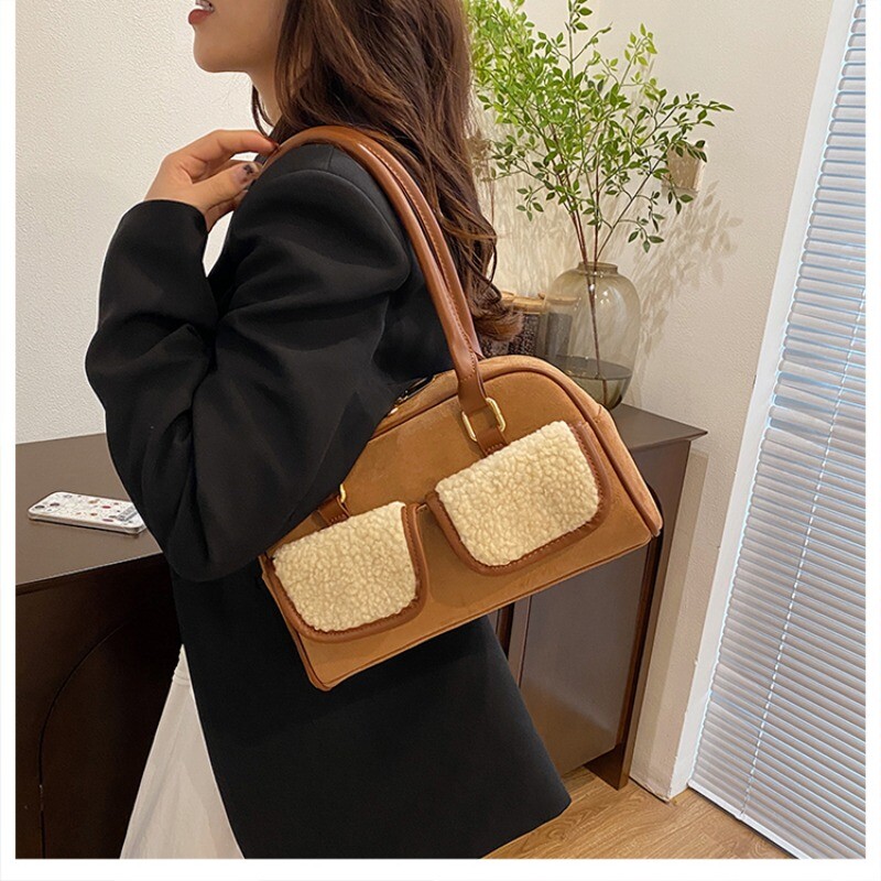 Super zgodna mala torba od antilopa koja blokira boje 2024. Nova jesen i zima Svestrana torba ispod pazuha na jedno rame Ručna torba Boston